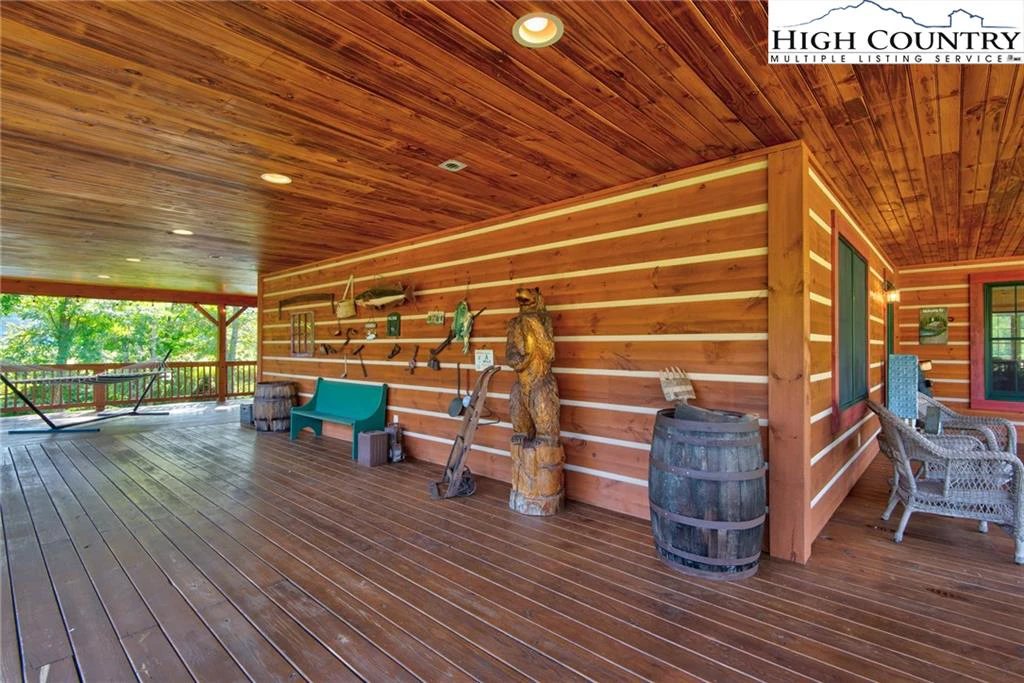 Image number 12 for the current listing