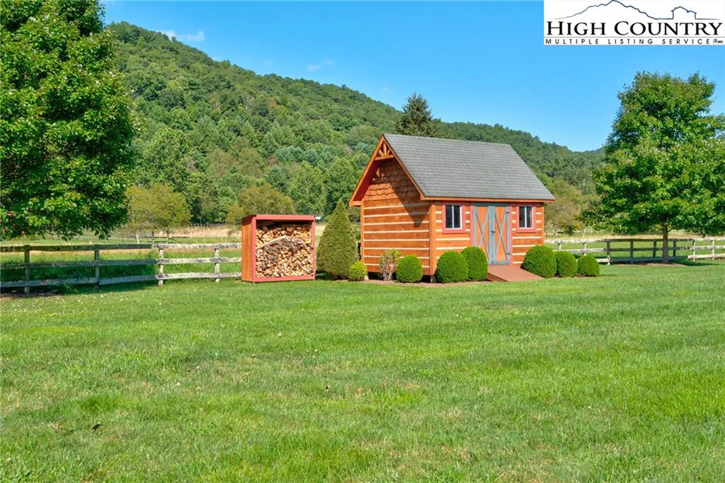 Image number 19 for the current listing