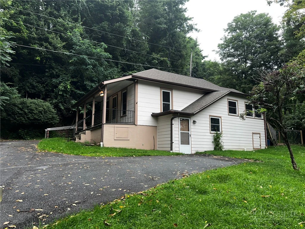 Image number 9 for the current listing