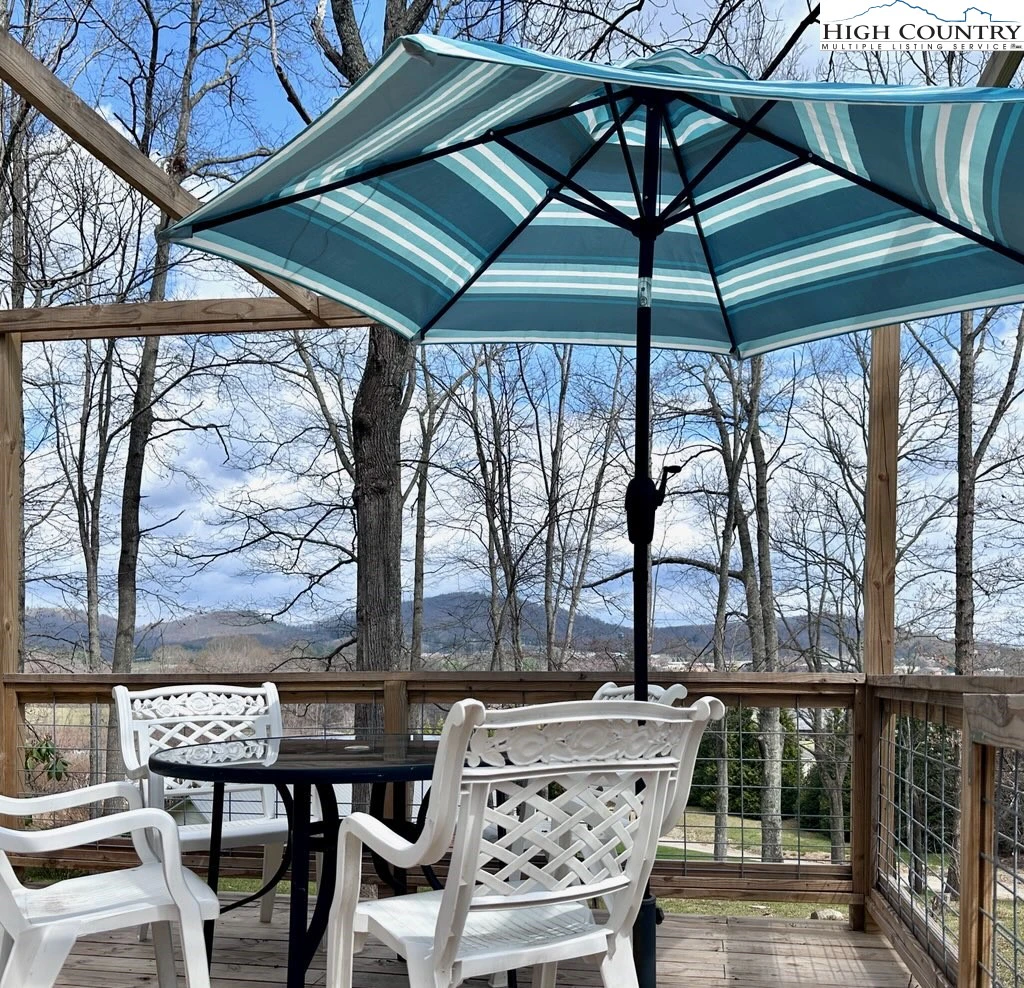 Image number 14 for the current listing