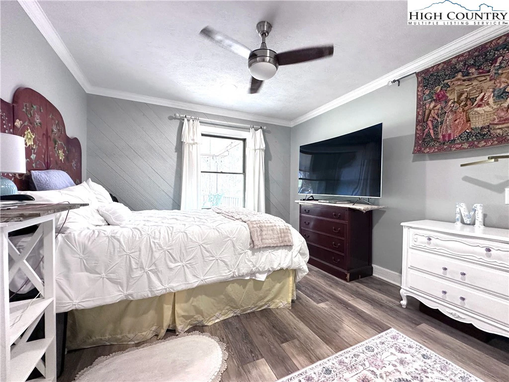 Image number 6 for the current listing