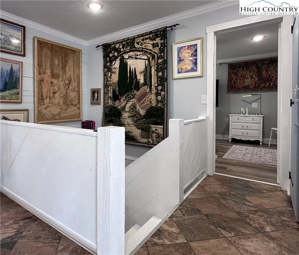 Image number 12 for the current listing