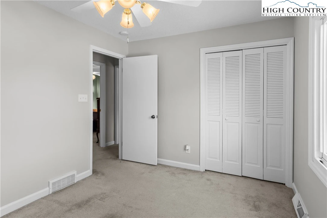 Image number 6 for the current listing