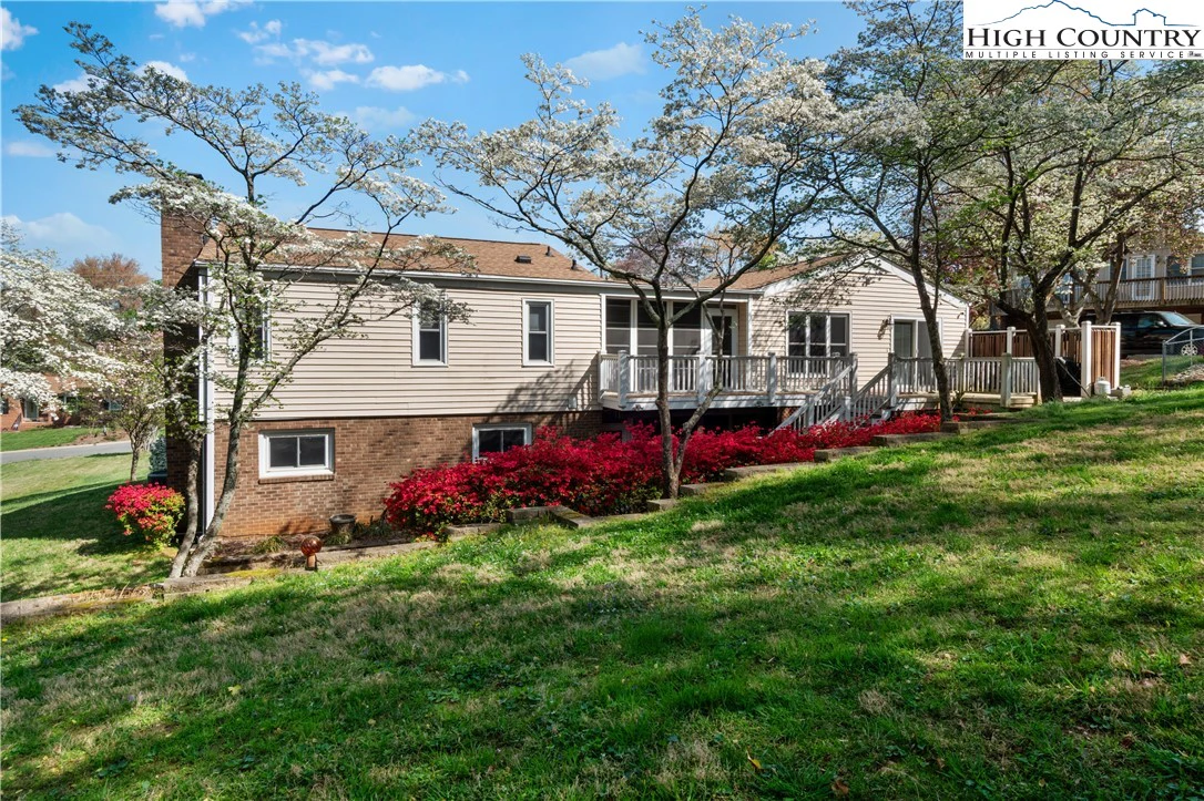 Image number 18 for the current listing