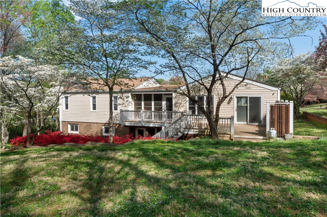 Image number 19 for the current listing