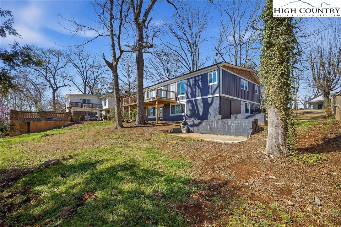 Image number 19 for the current listing