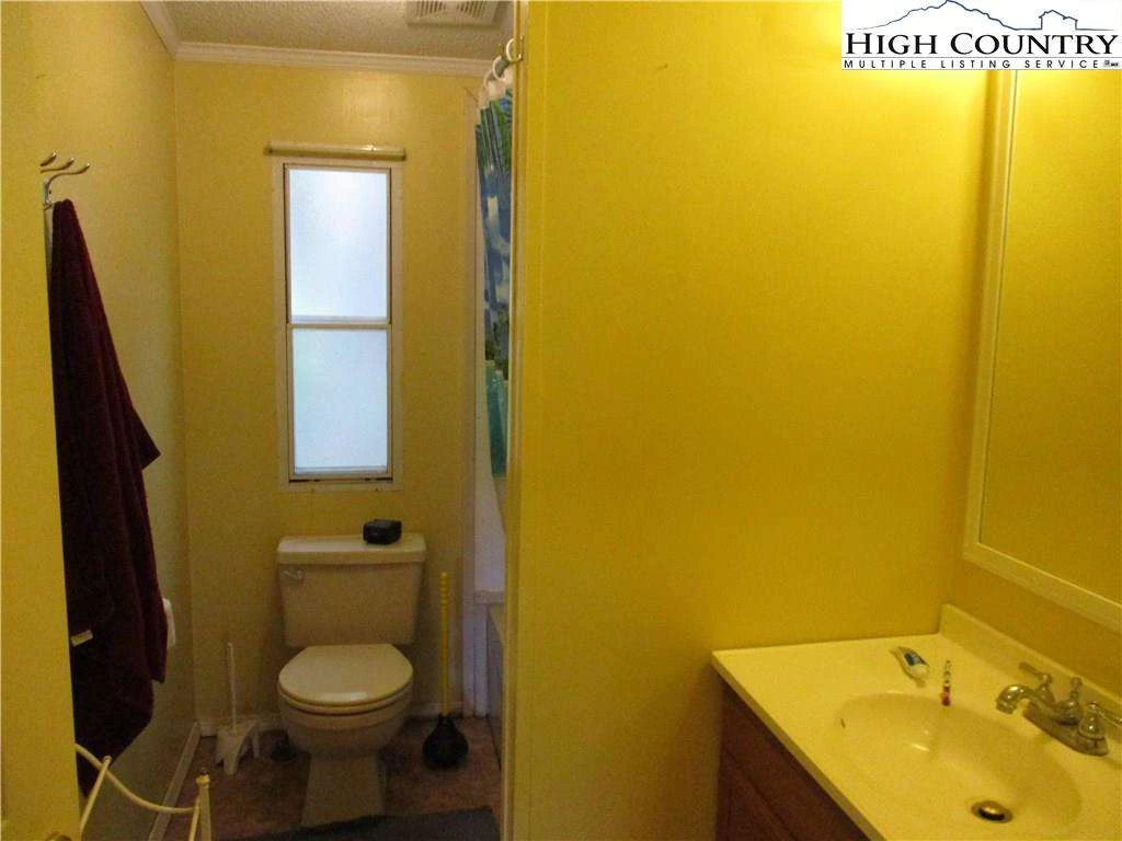 Image number 9 for the current listing