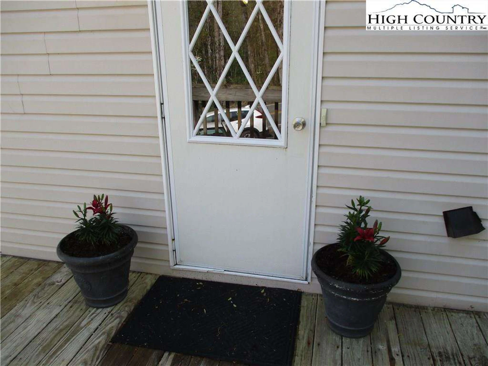 Image number 18 for the current listing