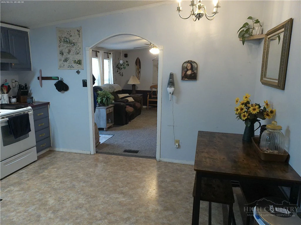 Image number 22 for the current listing