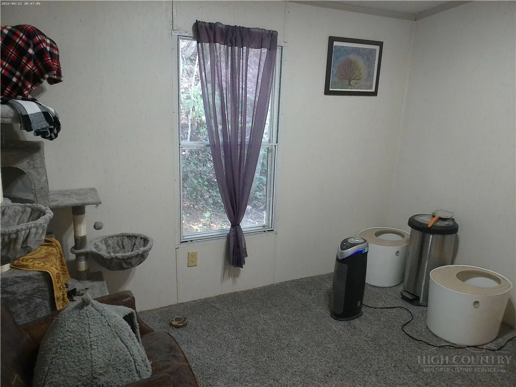 Image number 15 for the current listing