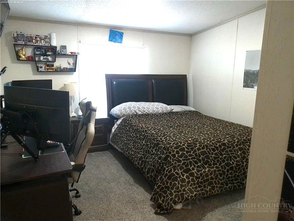 Image number 16 for the current listing