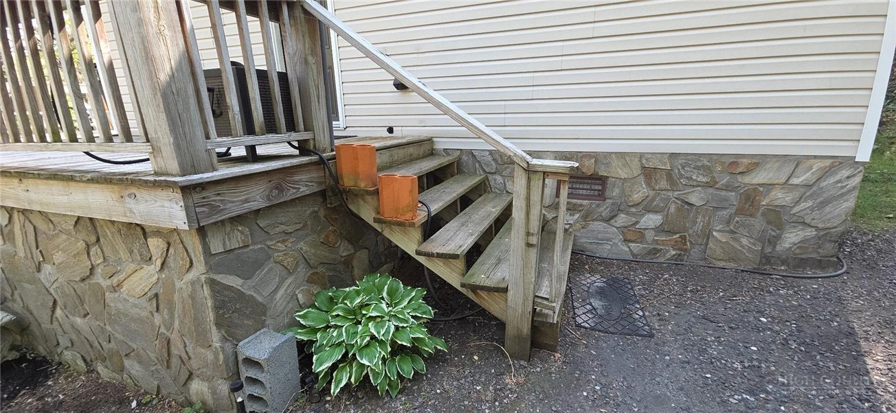 Image number 9 for the current listing