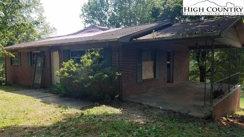 Image number 1 for the current listing