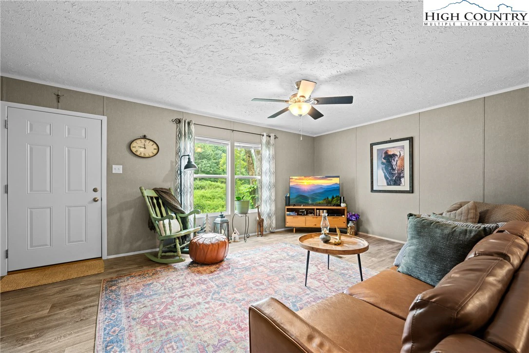 Image number 7 for the current listing