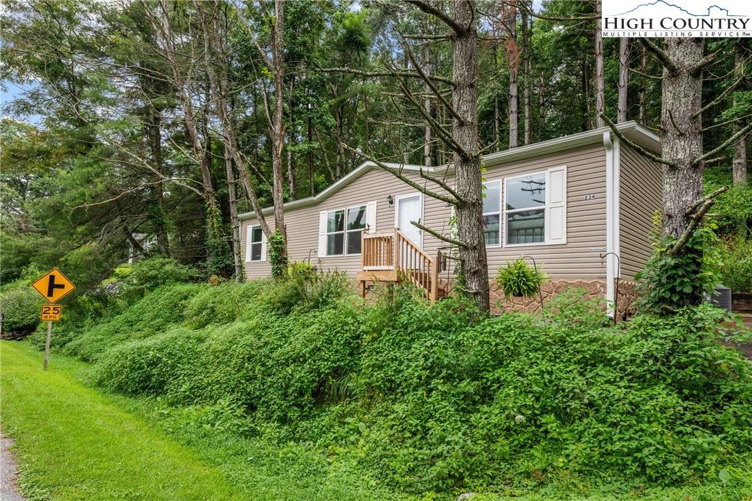 Image number 4 for the current listing