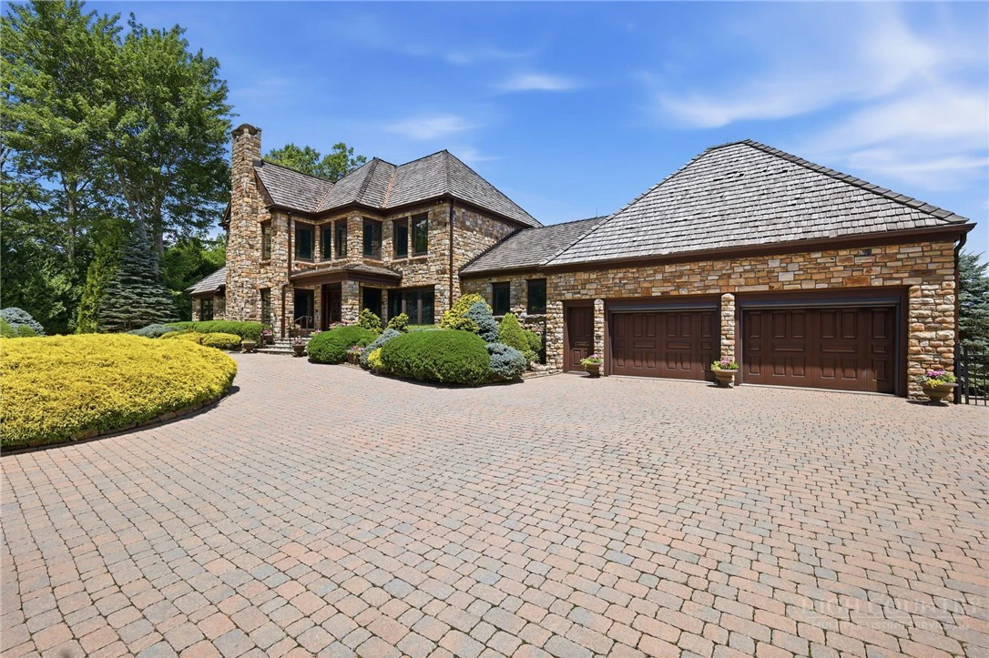 Image number 4 for the current listing
