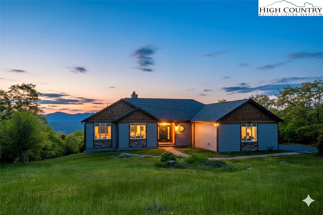 Image number 1 for the current listing