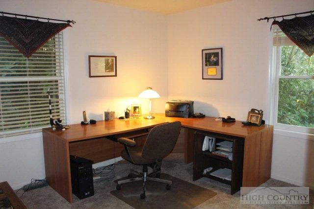 Image number 11 for the current listing