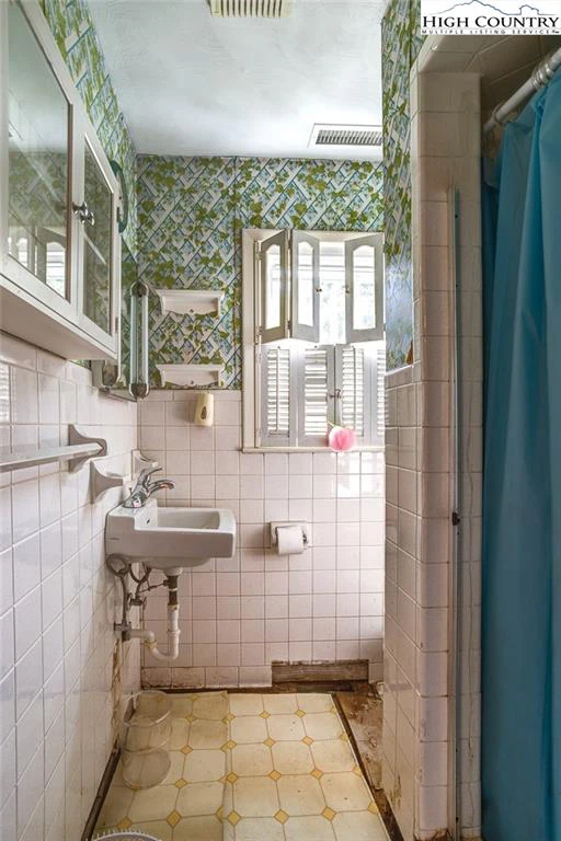 Image number 7 for the current listing
