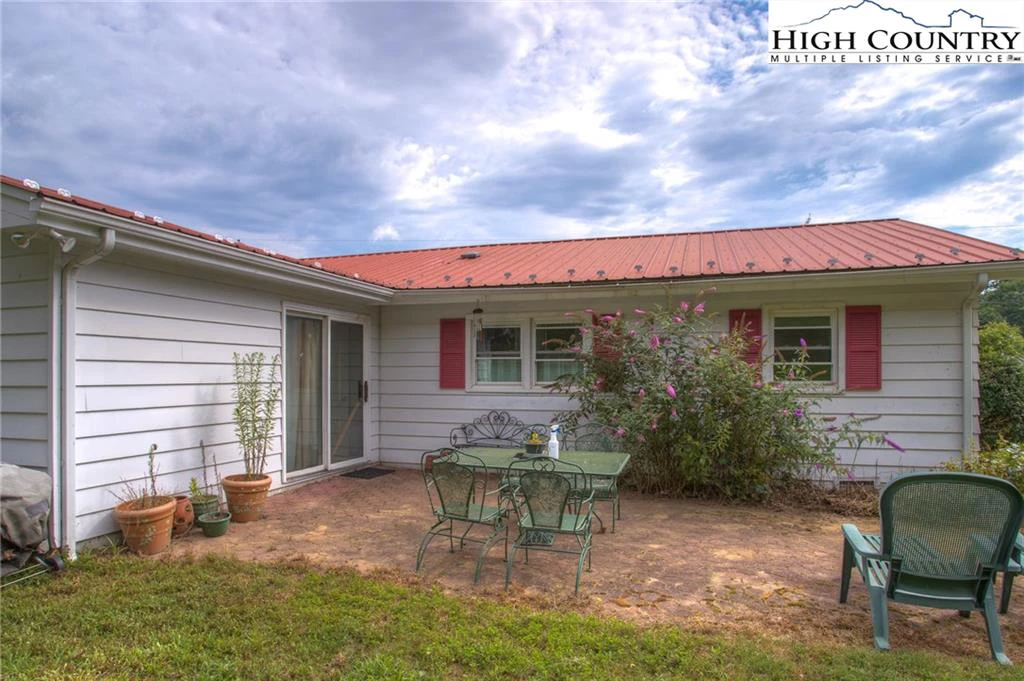 Image number 13 for the current listing