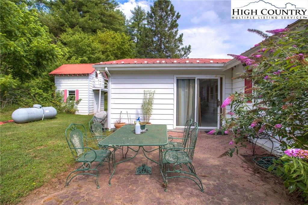 Image number 14 for the current listing