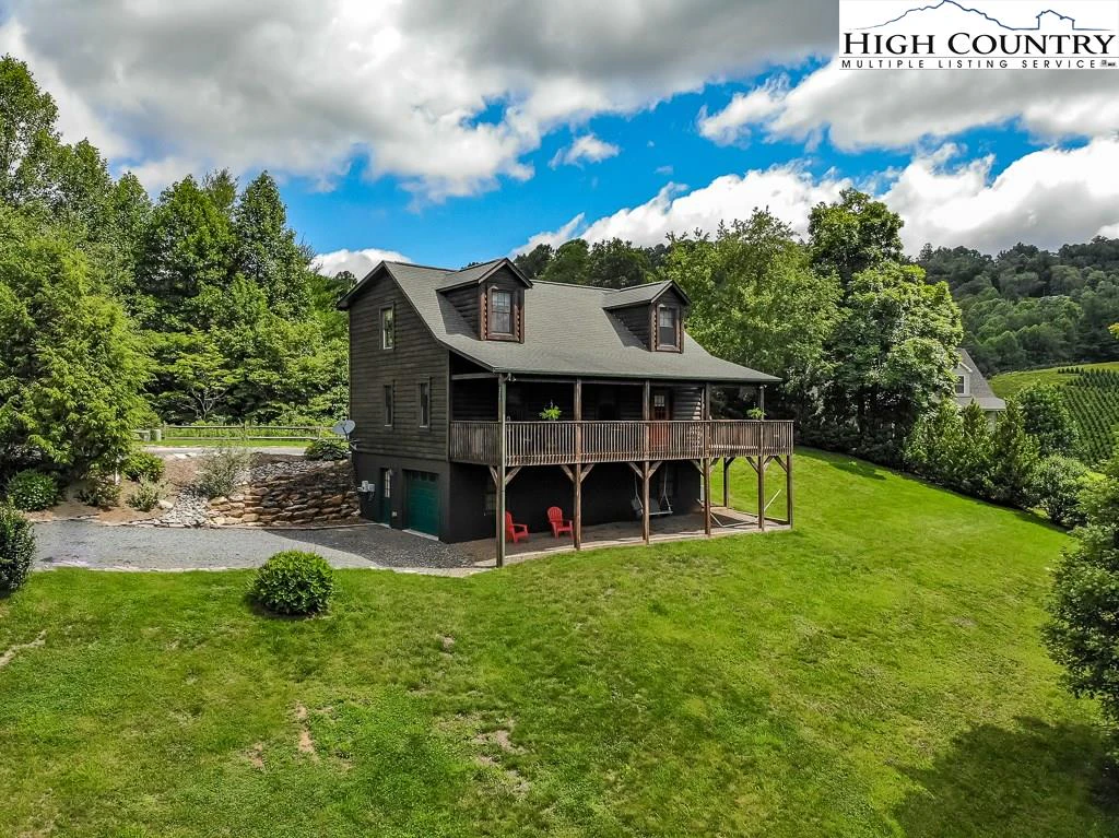 Image number 1 for the current listing