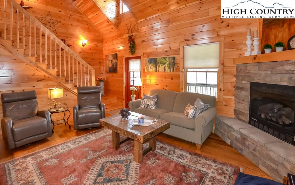 Image number 19 for the current listing