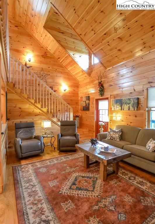 Image number 18 for the current listing