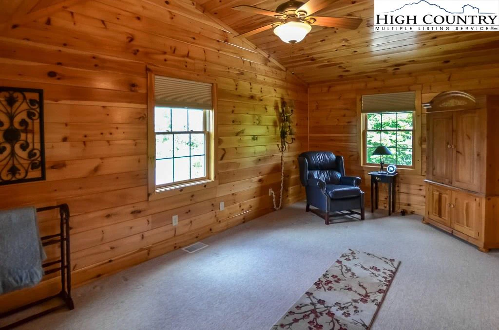 Image number 10 for the current listing