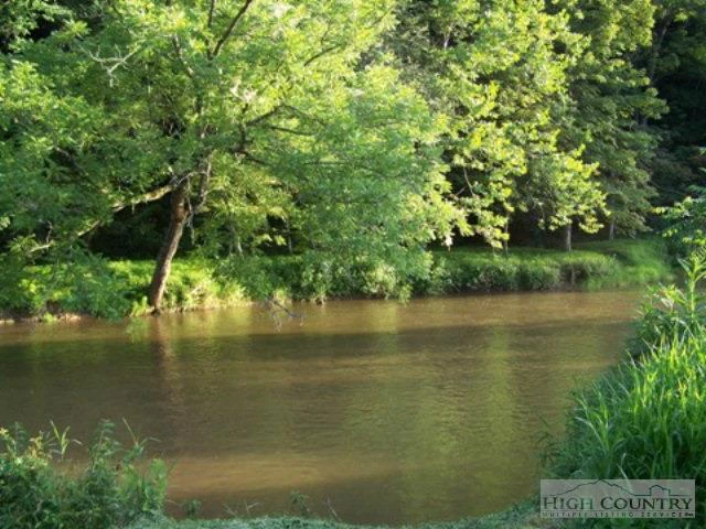 Image number 1 for the current listing