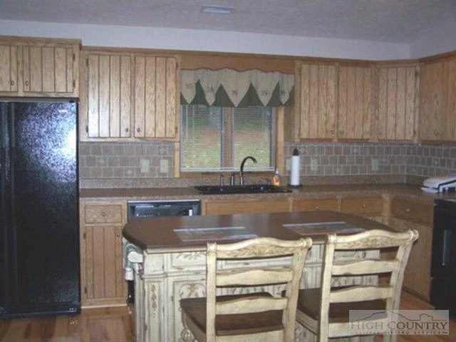 Image number 7 for the current listing