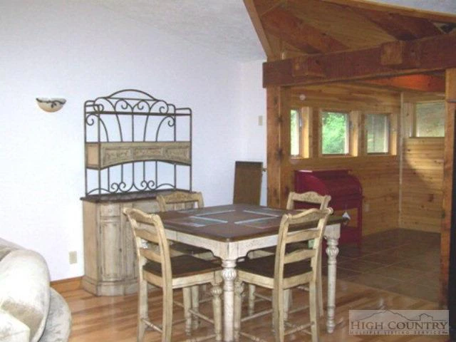 Image number 6 for the current listing