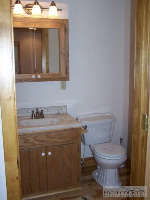 Image number 3 for the current listing