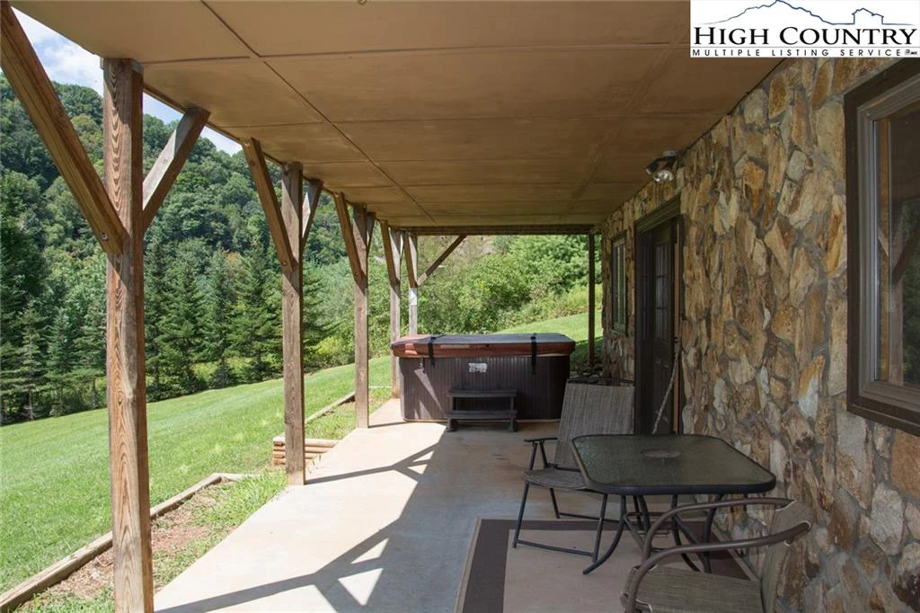 Image number 13 for the current listing