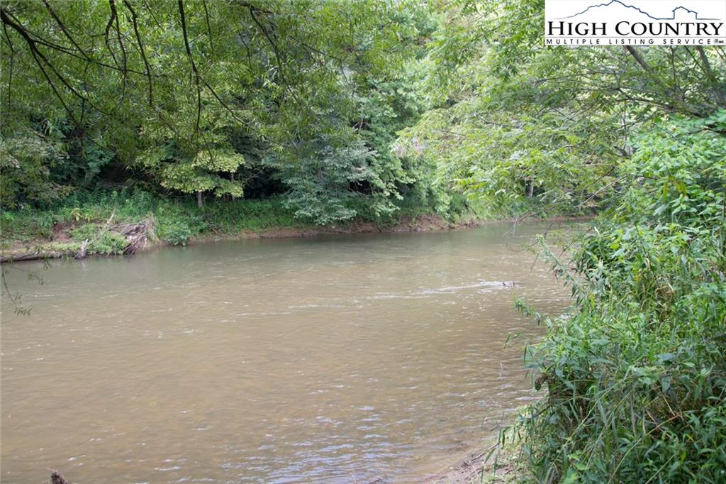 Image number 17 for the current listing