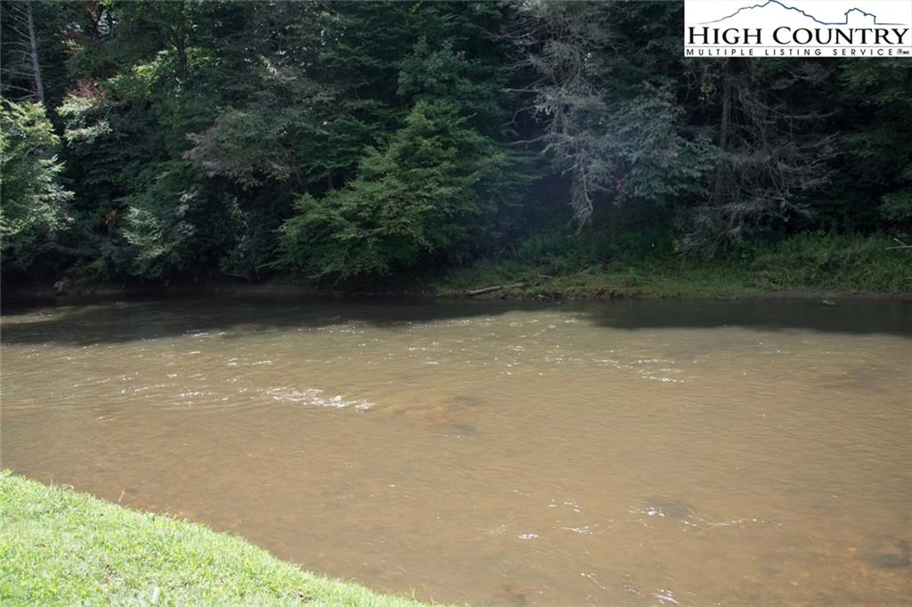 Image number 18 for the current listing