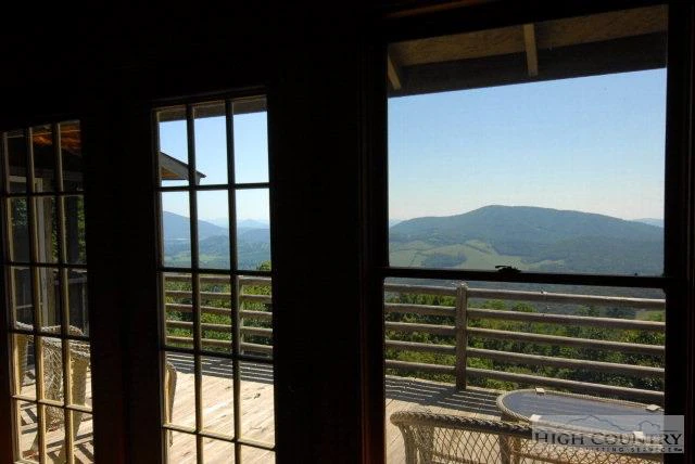 Image number 11 for the current listing