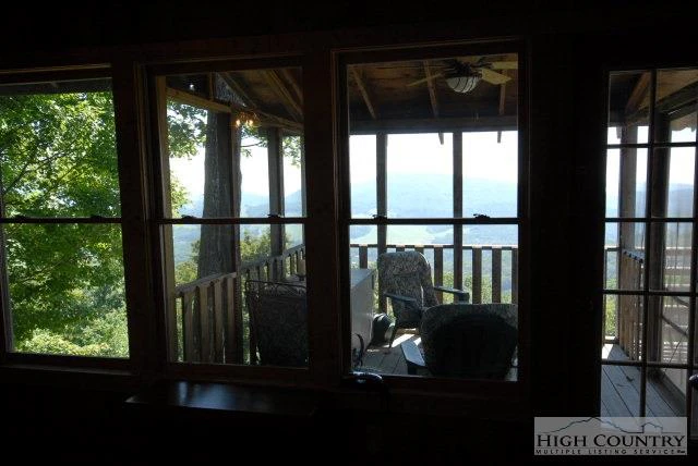 Image number 12 for the current listing