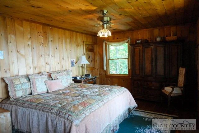 Image number 4 for the current listing