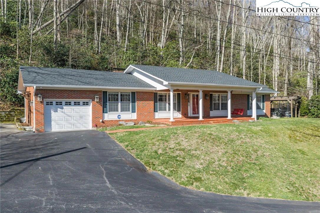 Image number 1 for the current listing