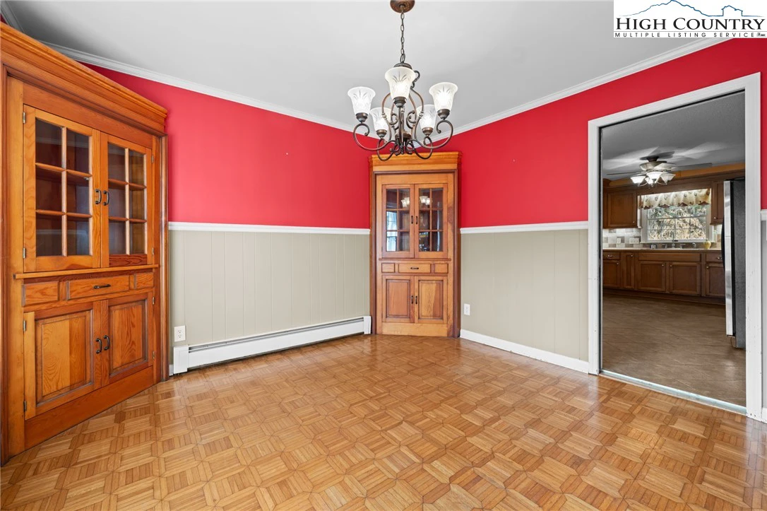 Image number 14 for the current listing