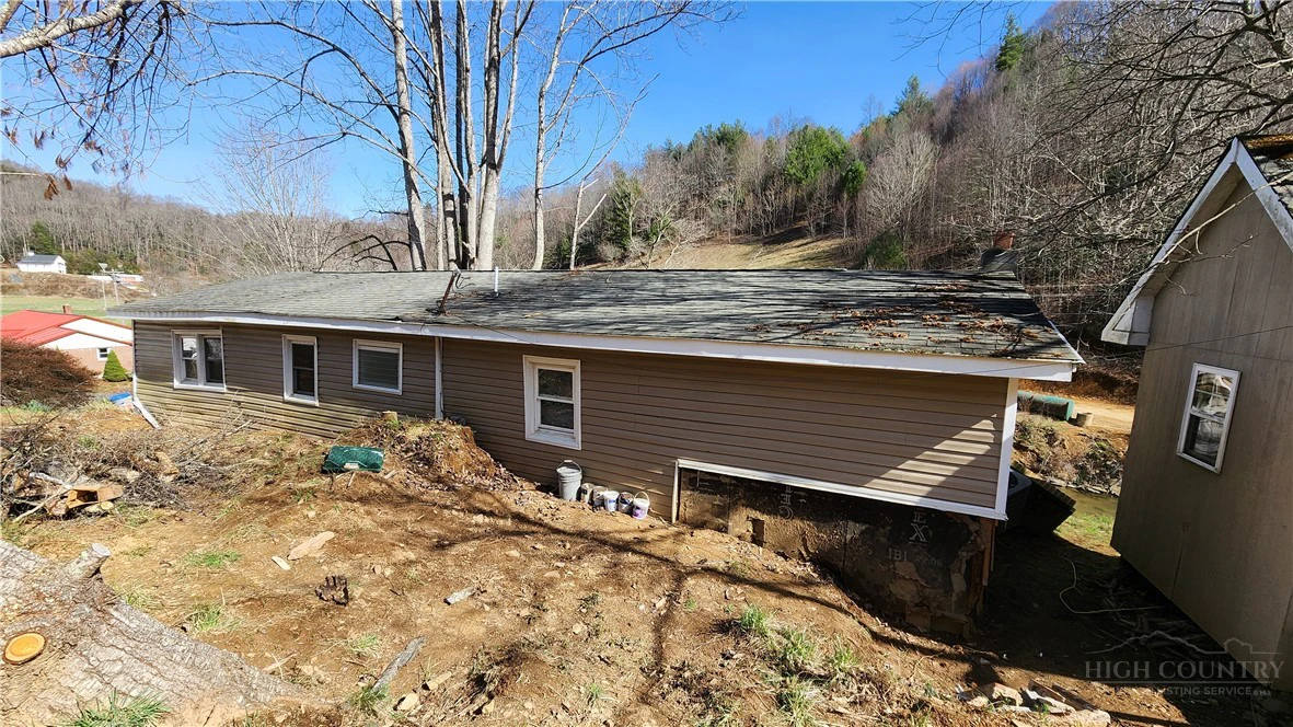 Image number 11 for the current listing