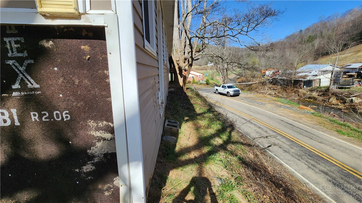 Image number 6 for the current listing