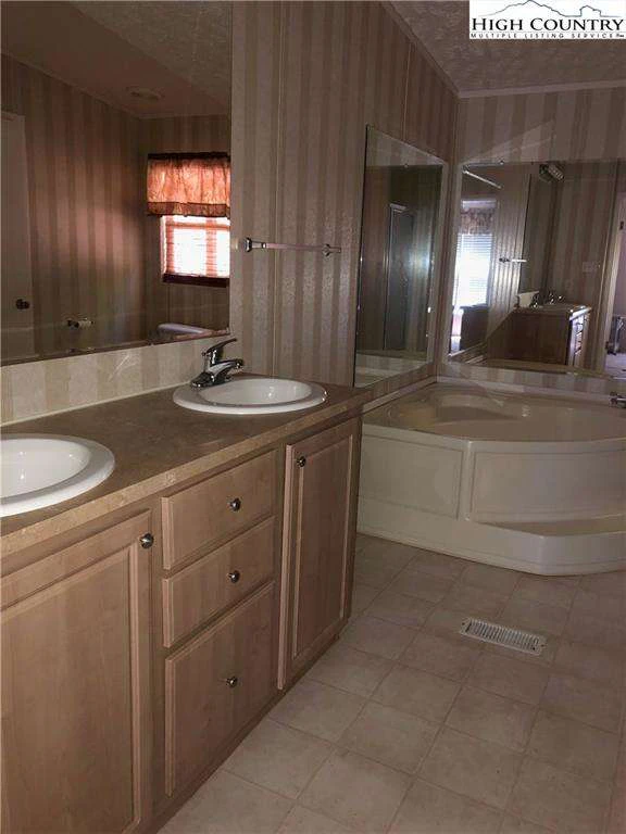 Image number 6 for the current listing