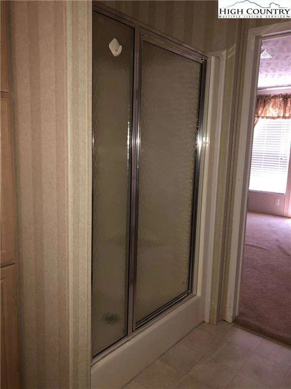 Image number 7 for the current listing