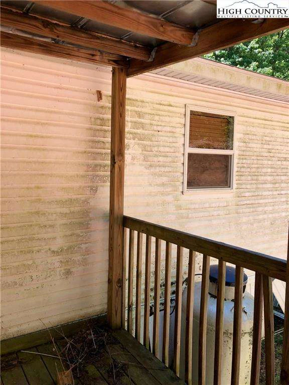 Image number 14 for the current listing