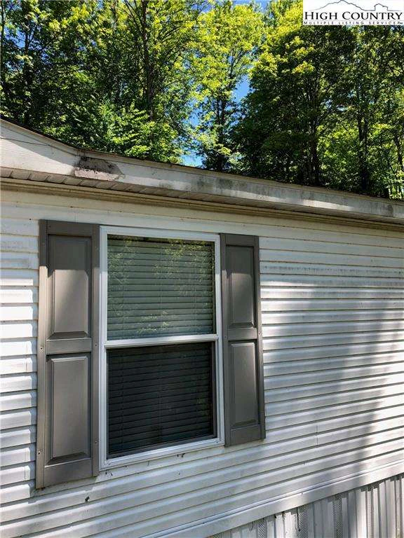 Image number 16 for the current listing