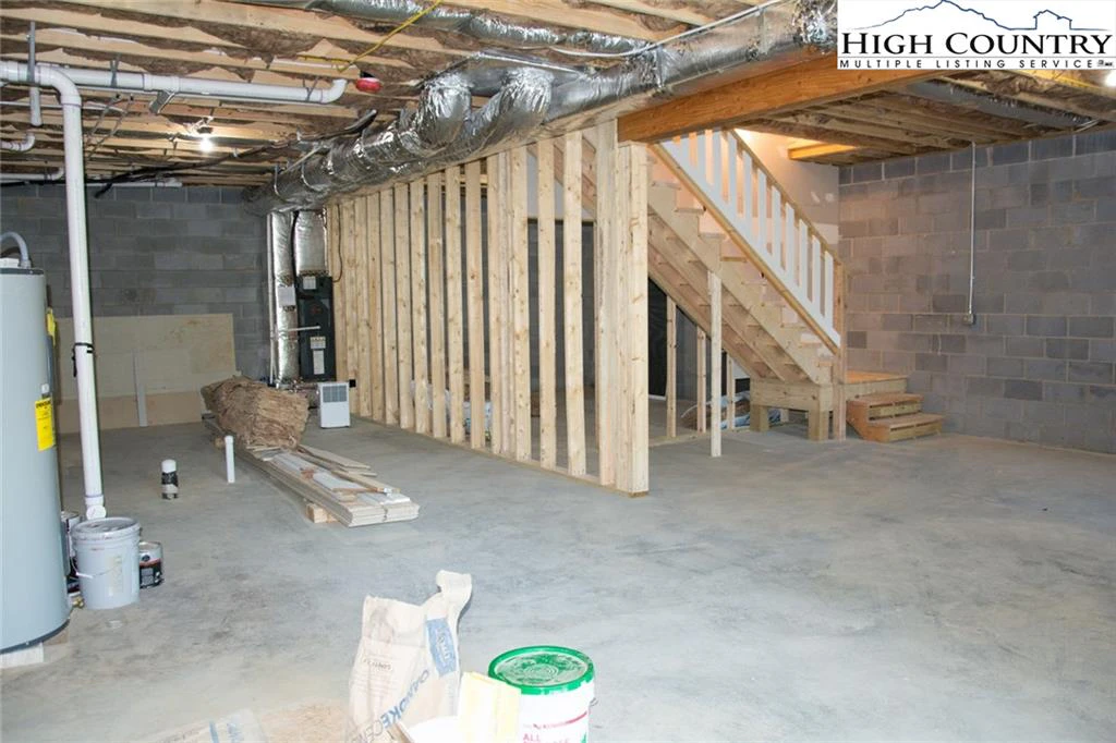 Image number 11 for the current listing