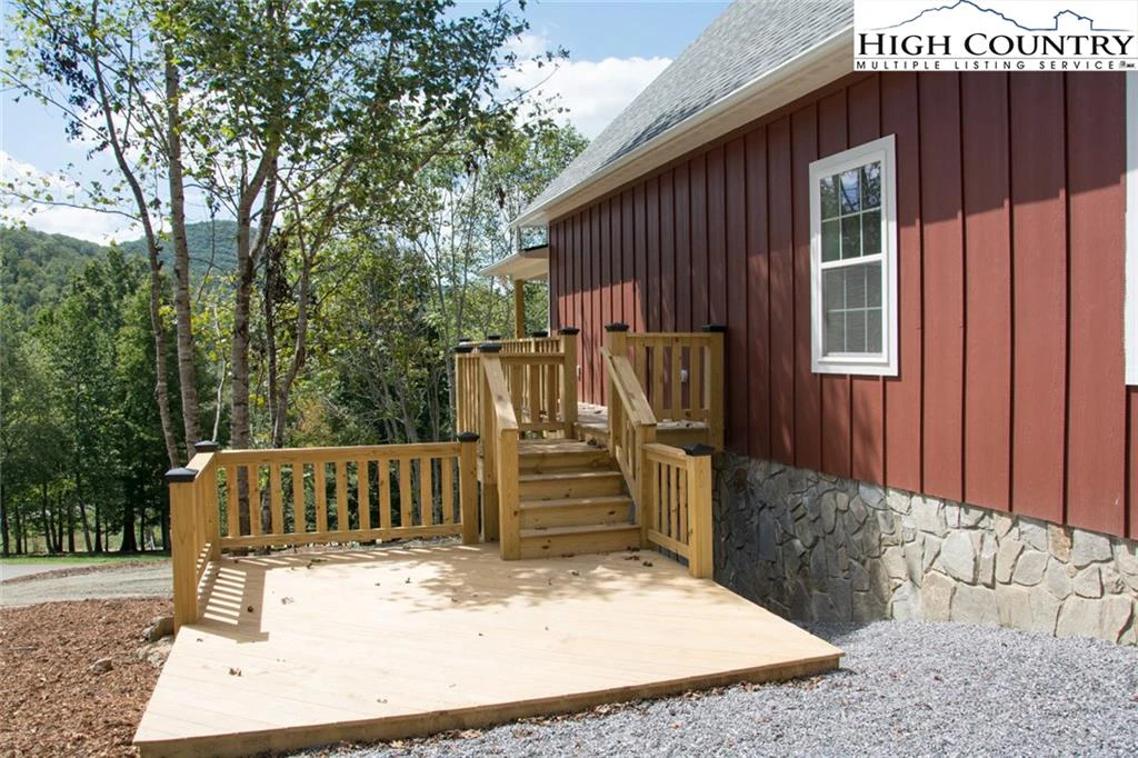 Image number 13 for the current listing