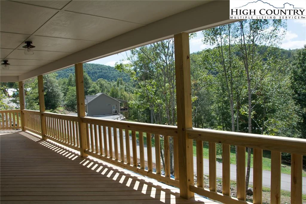Image number 14 for the current listing